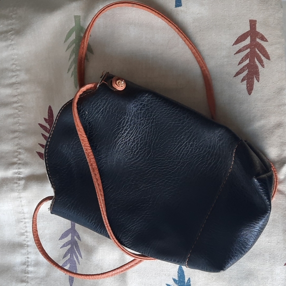 Heroing Crossbody Leather Purse - Picture 2 of 5